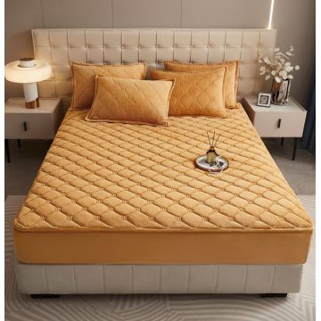 Husã matlasatã tip topper din catifea 160x200cm + 2 fete de perna 50x70cm camel